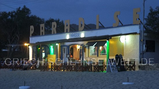 Agios Georgios - Paradis Strandbar abends